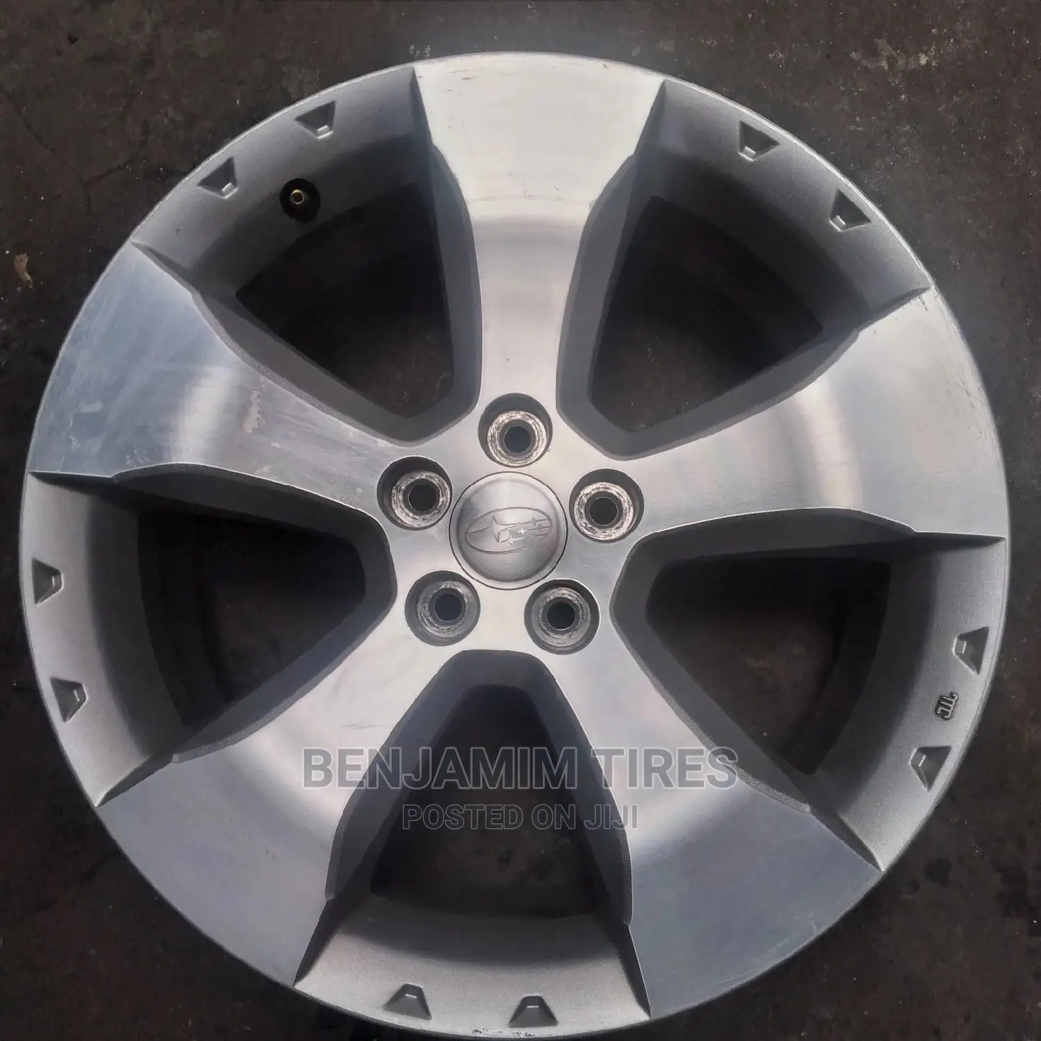 Original Rims Set Sizes 17 Inch for Subaru.