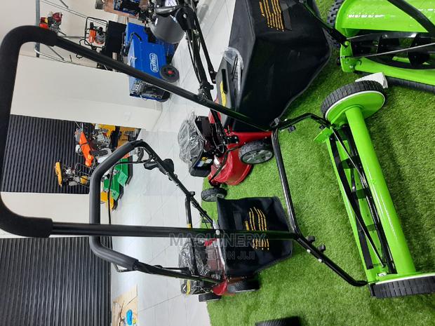 Newly Imported Manual Lawn Mower Machine - main view