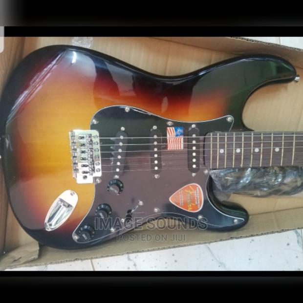 Solo Guitar-Fender - thumbnail 2