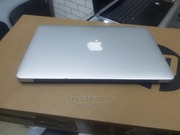 Laptop Apple MacBook Air 4GB Intel Core 2 Duo SSD 128GB - main view