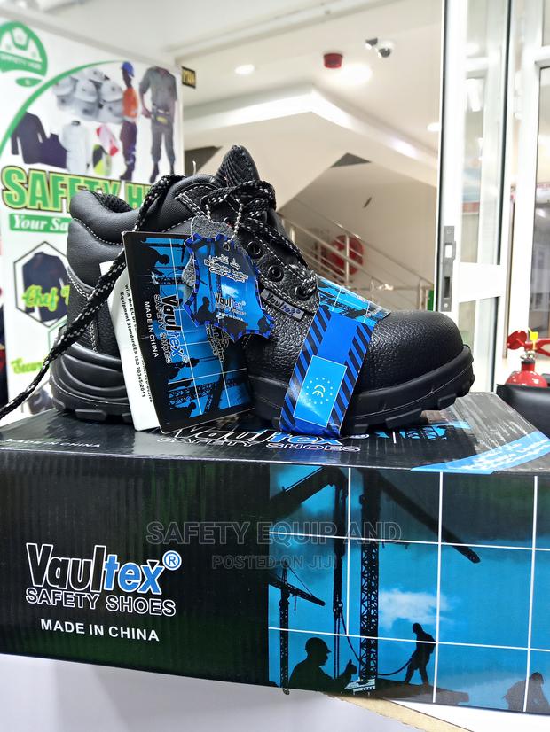 Vaultex Black Industrial Boots - thumbnail 3