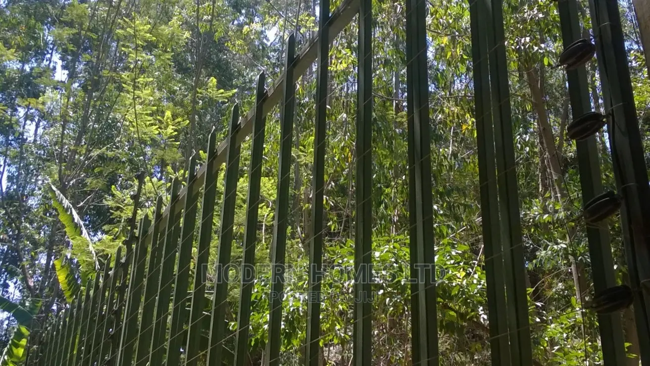 Modern Homes Palisade Fences