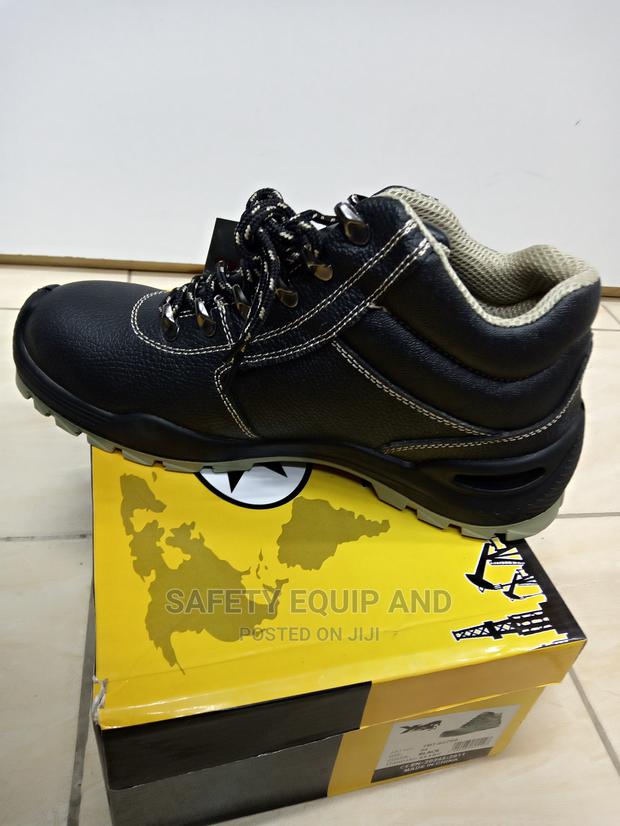 Yamato Japanese Industrial Boots Are Available in All Sizes
