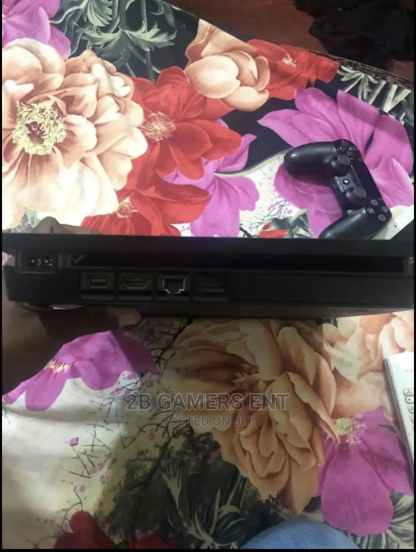 Ps4 Slim EX UK Clean