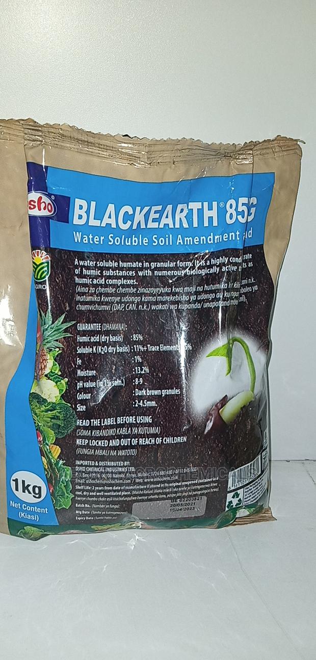 Blackearth 85 WSG Water Soluble Soil Amendment and Blend 1kg - main view