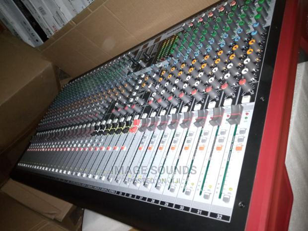 Plain Mixer Alllen Heath 32ch - main view