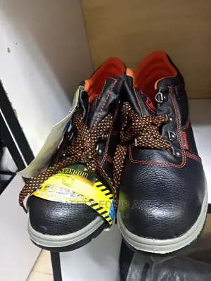 Safety Boots in Stock(Rocklander)