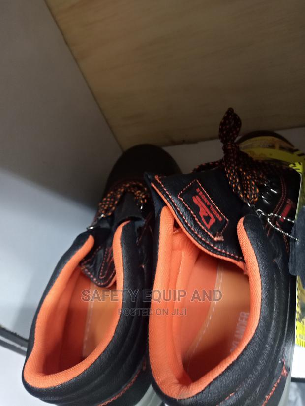 Durable Rocklander Safety Boots