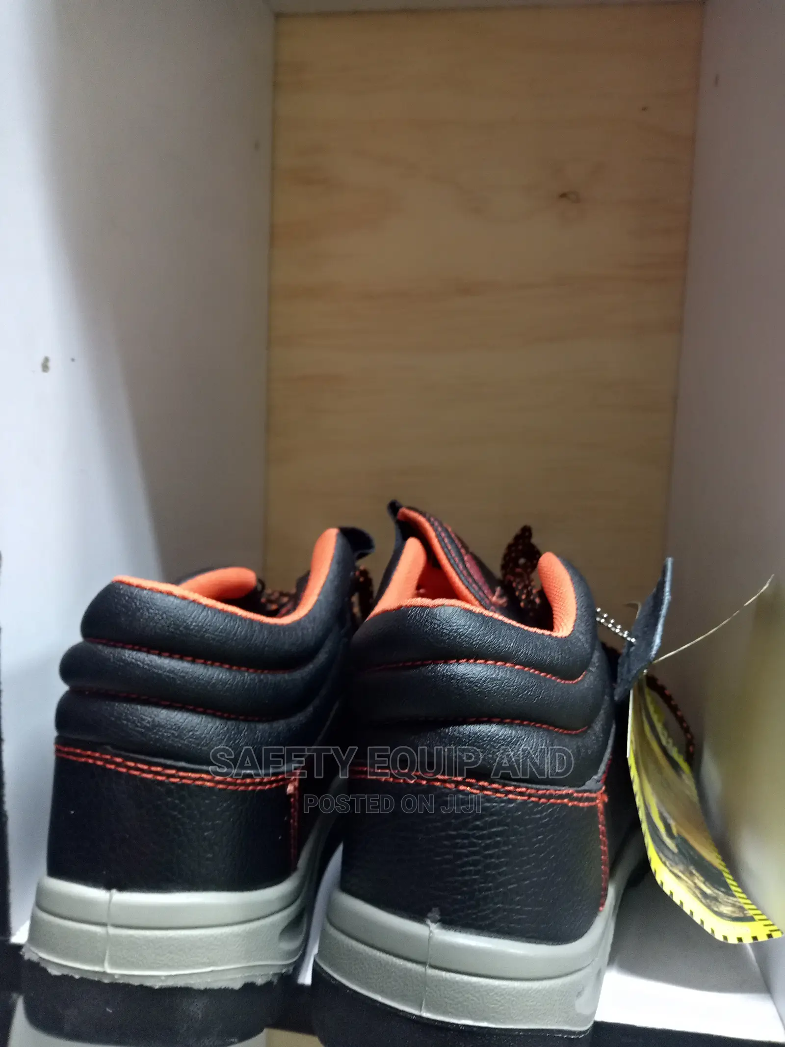 Durable Rocklander Safety Boots