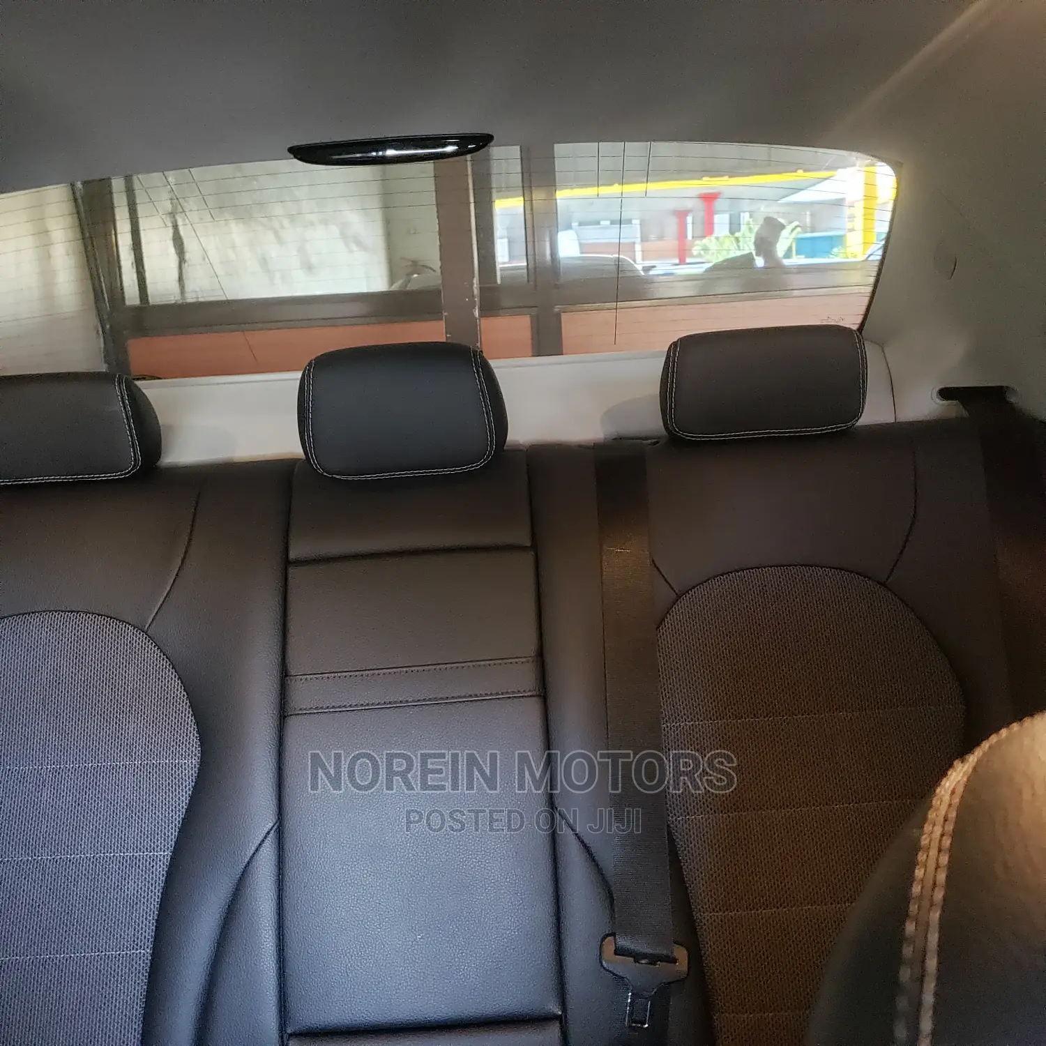 Mercedes-Benz C200 2015 Burgandy