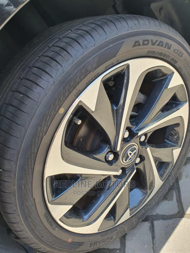 Toyota Auris 2016 Black - thumbnail 2