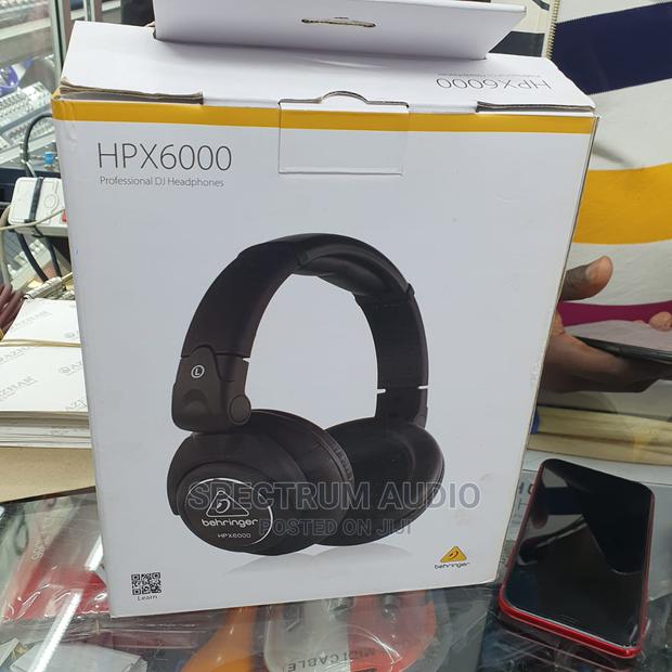 Behringer HPX6000 - main view