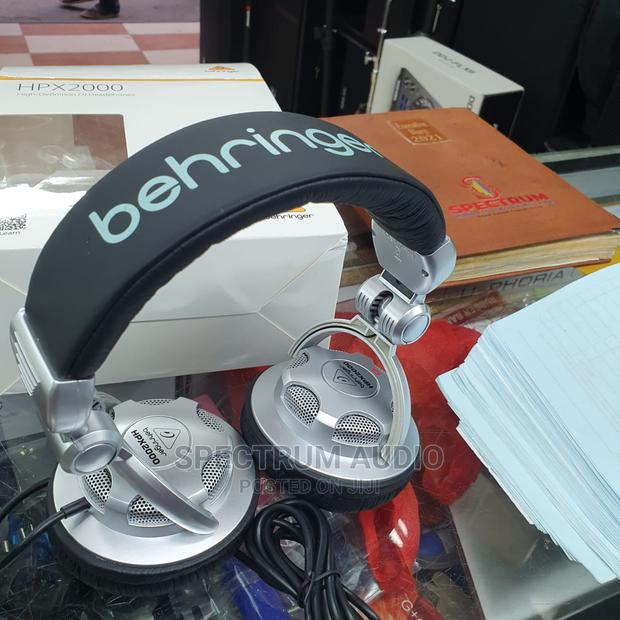 Behringer HPX2000 - main view