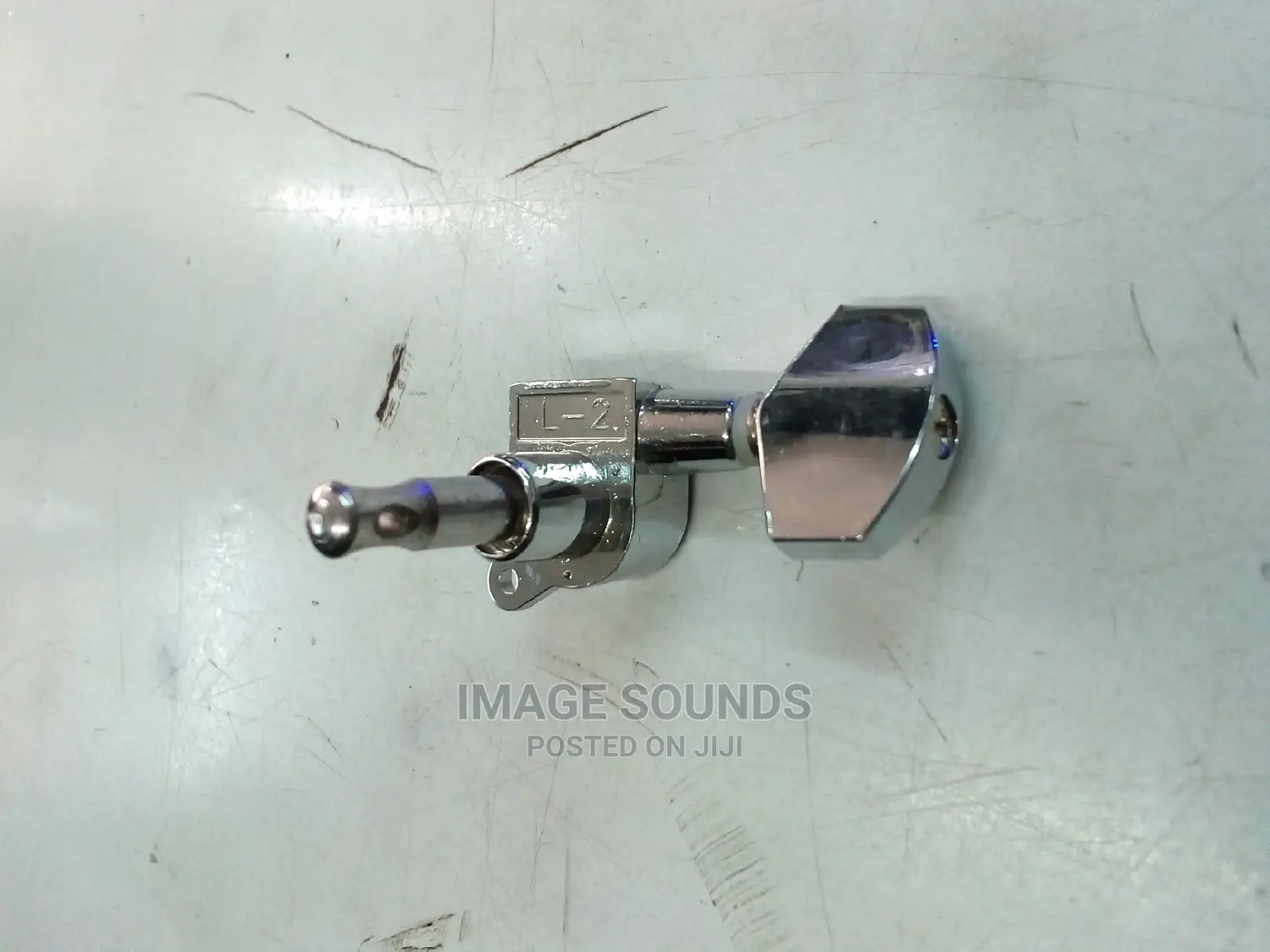 Acoustic Guitar Tuning Peg