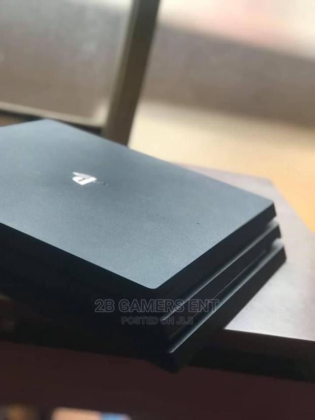 Ps4 Pro Rarely Used CLEAN - thumbnail 3