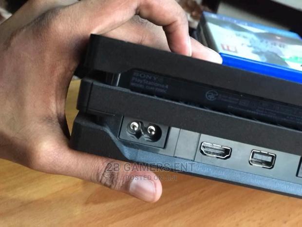 Ps4 Pro Rarely Used CLEAN - thumbnail 6