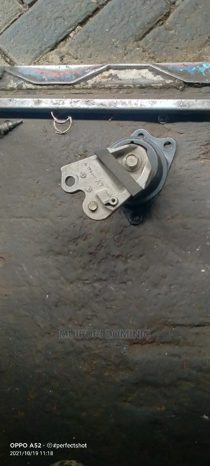 Engine Mount Honda Fit