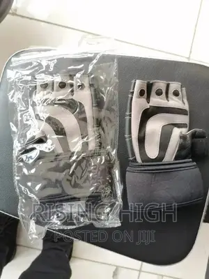 High Quality Leather Training Gloves
