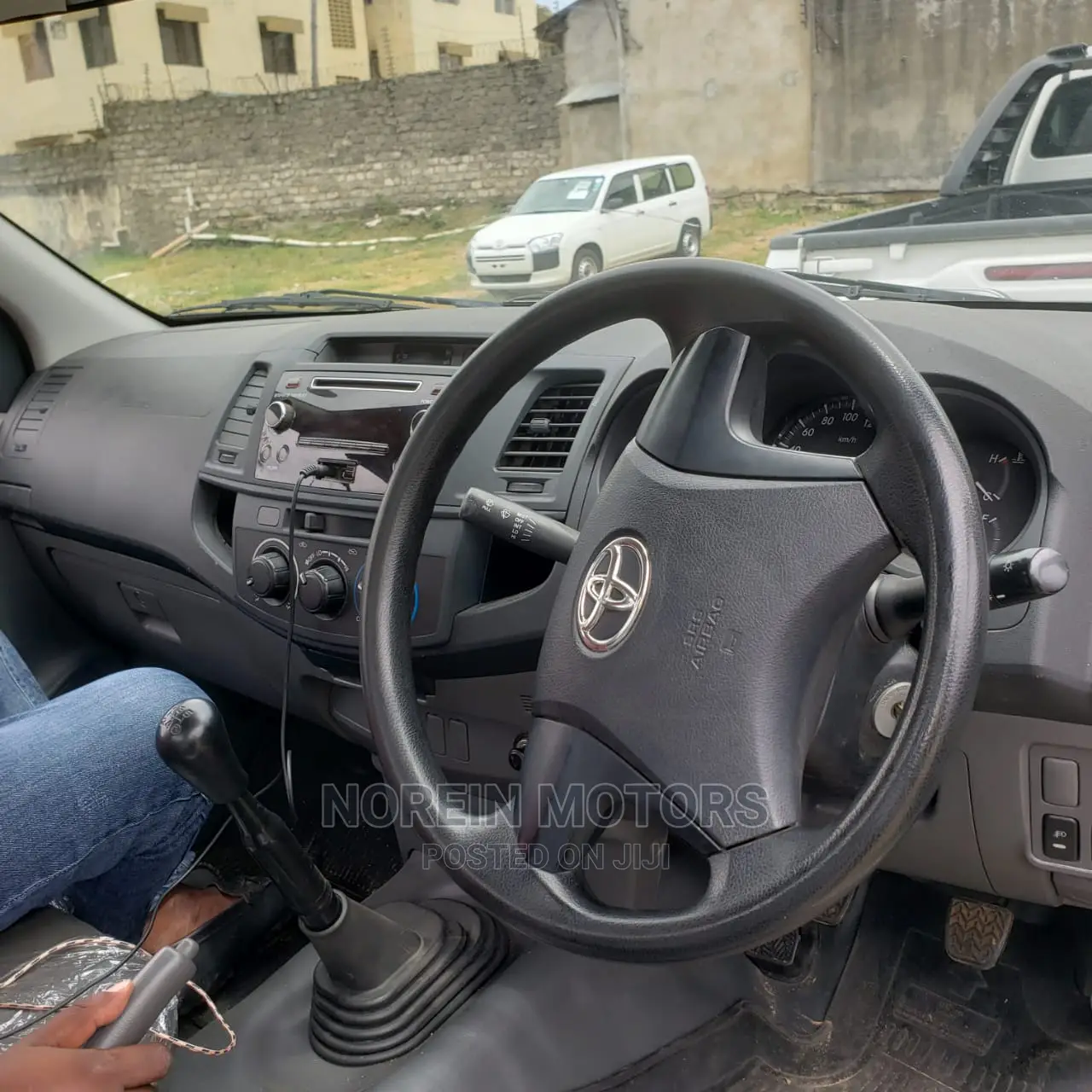 Toyota Hilux 2014 Off White