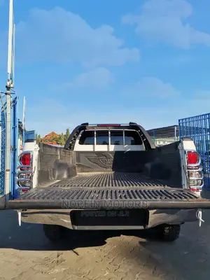 Toyota Hilux 2014 White