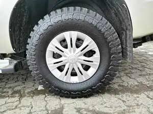 Toyota Hilux 2014 White