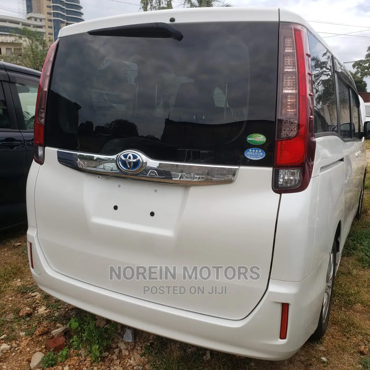 Toyota Noah 2014 White