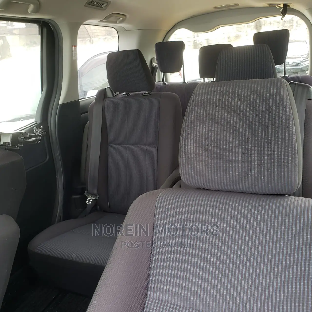 Toyota Noah 2014 White