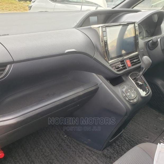 Toyota Noah 2014 White - thumbnail 5