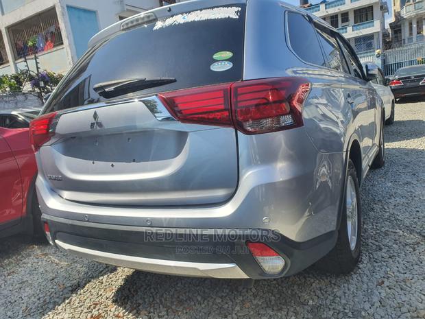 Mitsubishi Outlander 2016 SE AWC Gray - thumbnail 5