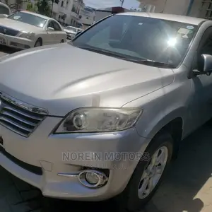 Toyota Vanguard 2014 Silver