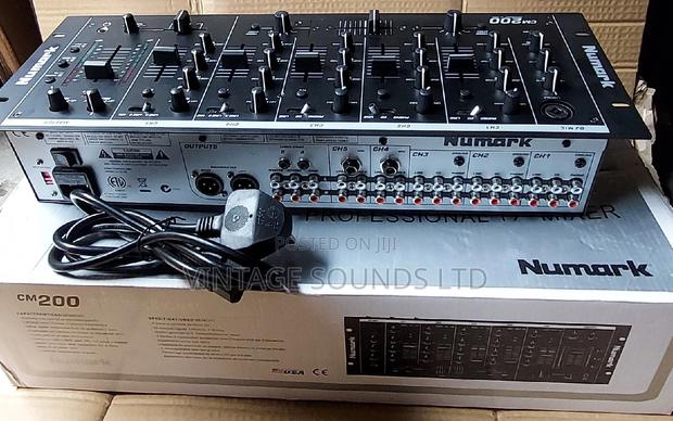 Cm 200 Numark Dj Mixer - main view