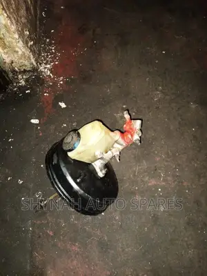 Brake Master Cylinder and Booster Toyota Hillux Millennium
