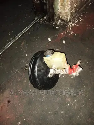 Brake Master Cylinder and Booster Toyota Hillux Millennium