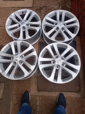 Juke Original Ex Japan Rims 17 Inch Set