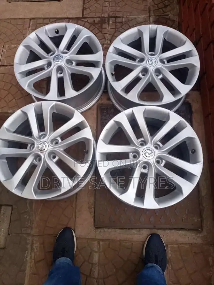 Juke Original Ex Japan Rims 17 Inch Set