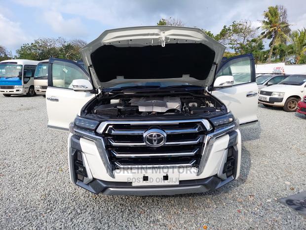 Toyota Land Cruiser 2014 4.6 V8 ZX Pearl