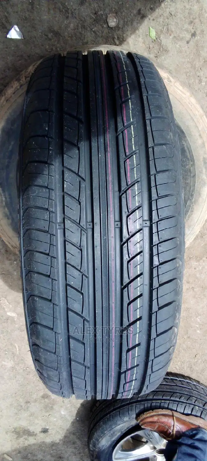 215/60r16 Petromax Tyres Made in China