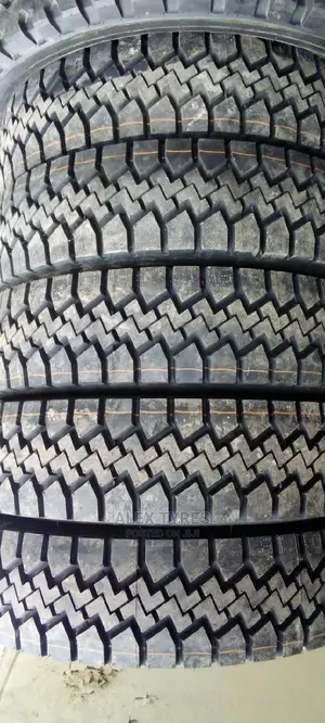 9.5r17.5 Sporttrack Tyres Made in China