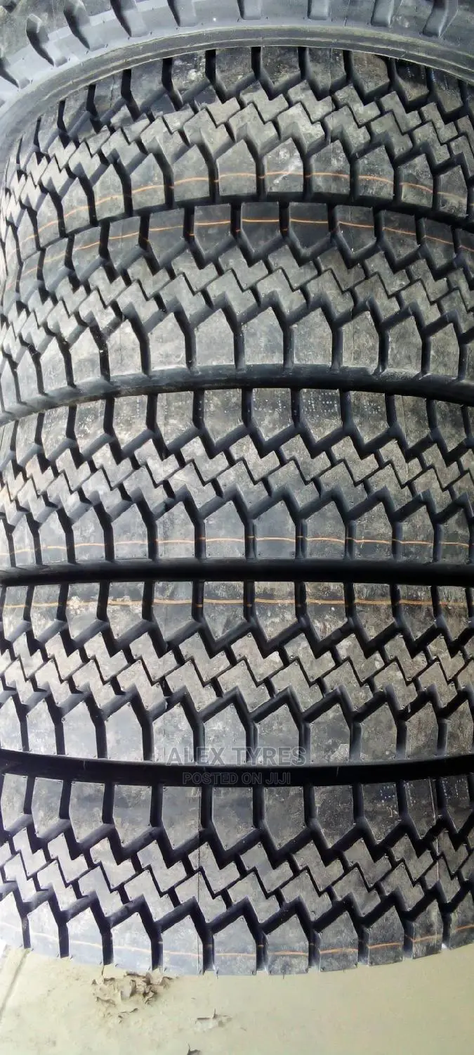 9.5r17.5 Sporttrack Tyres Made in China