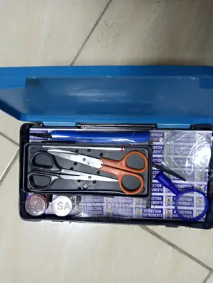 Complete Dissecting Set