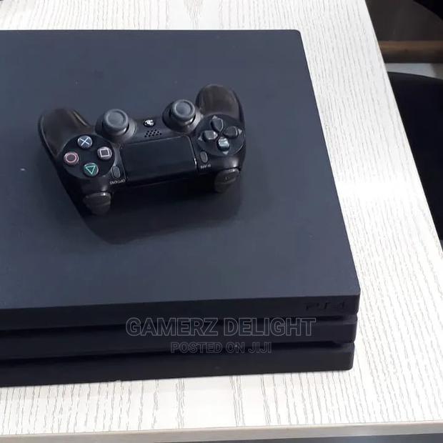 Playstation 4 Pro - thumbnail 3