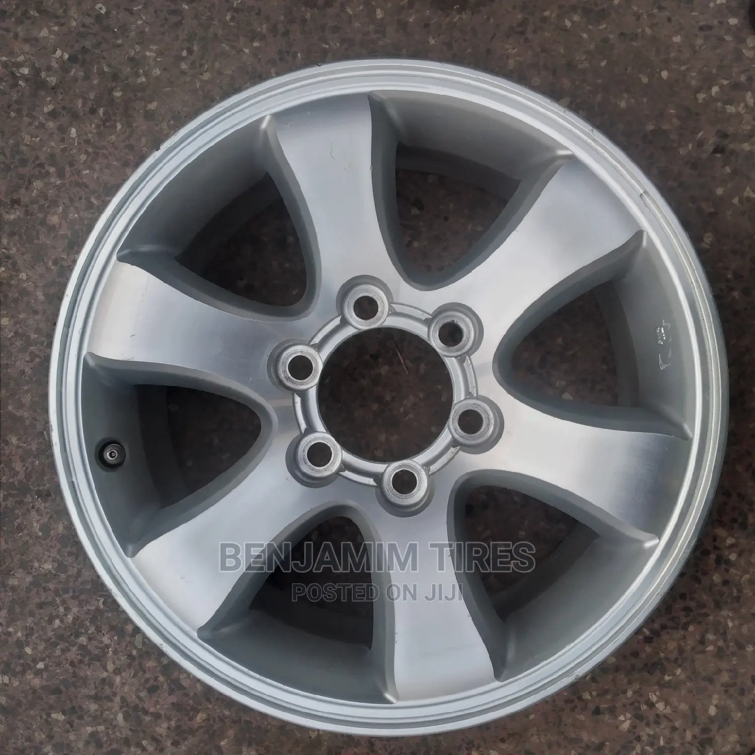 Clean Original Rim Size 17 Inch for Landcruiser Prado 120.