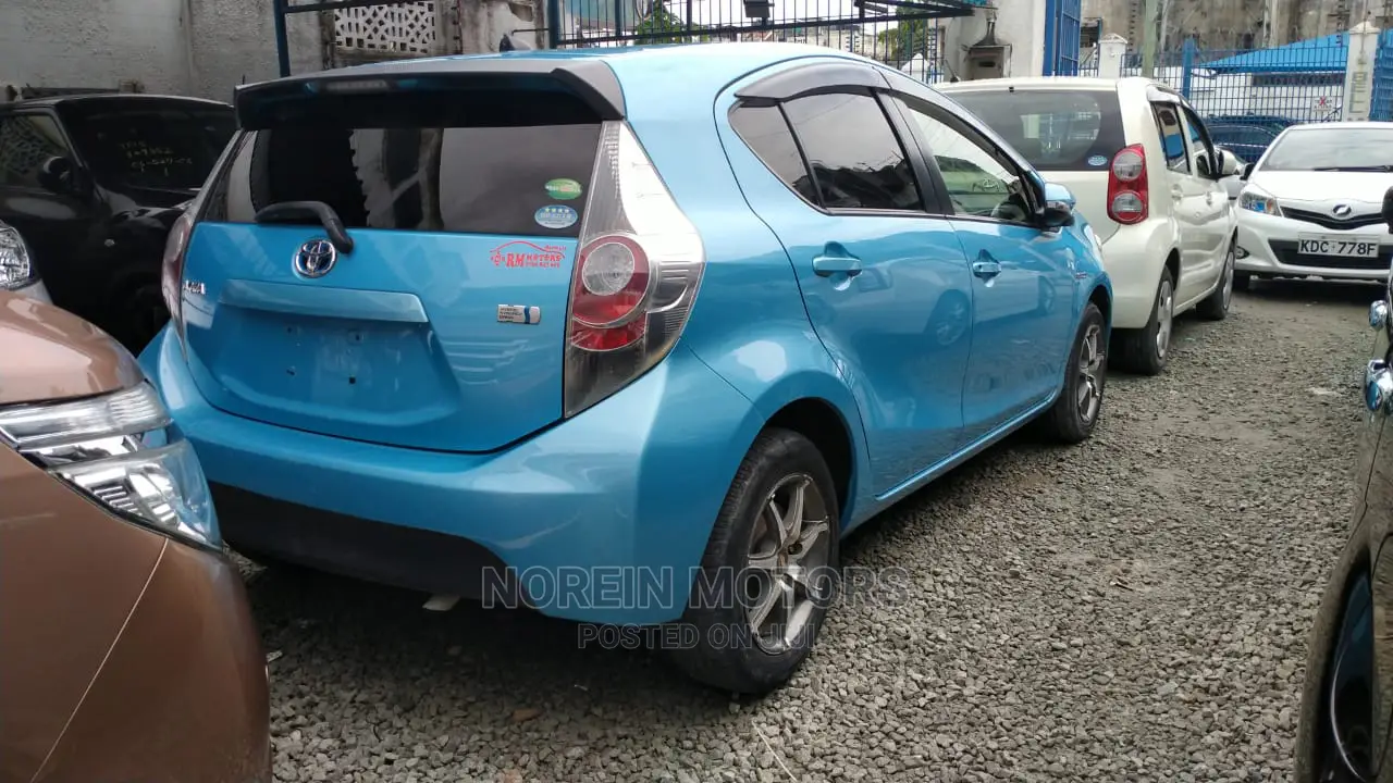 Toyota Aqua 2012 Blue