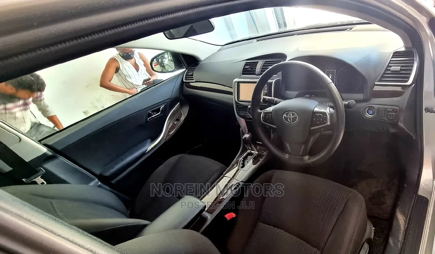 Toyota Premio 2016 Silver