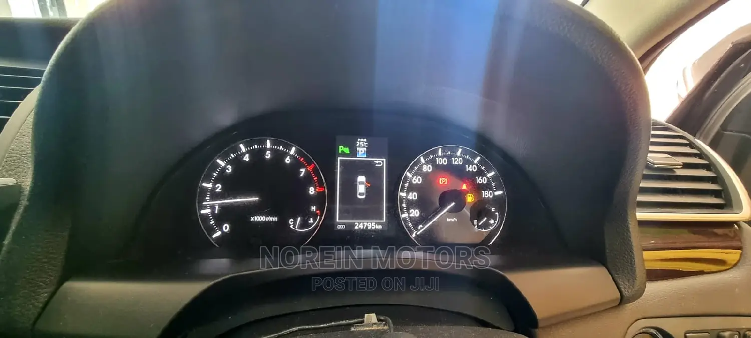 Toyota Premio 2016 Silver