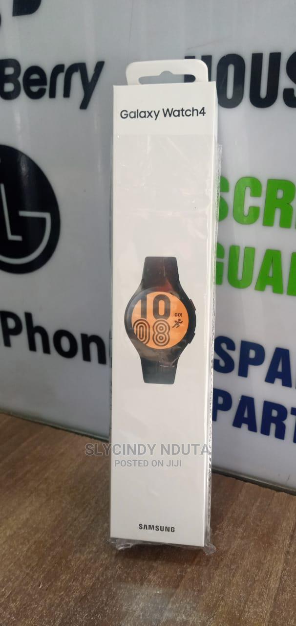 Samsung Galaxy Watch 4 - main view