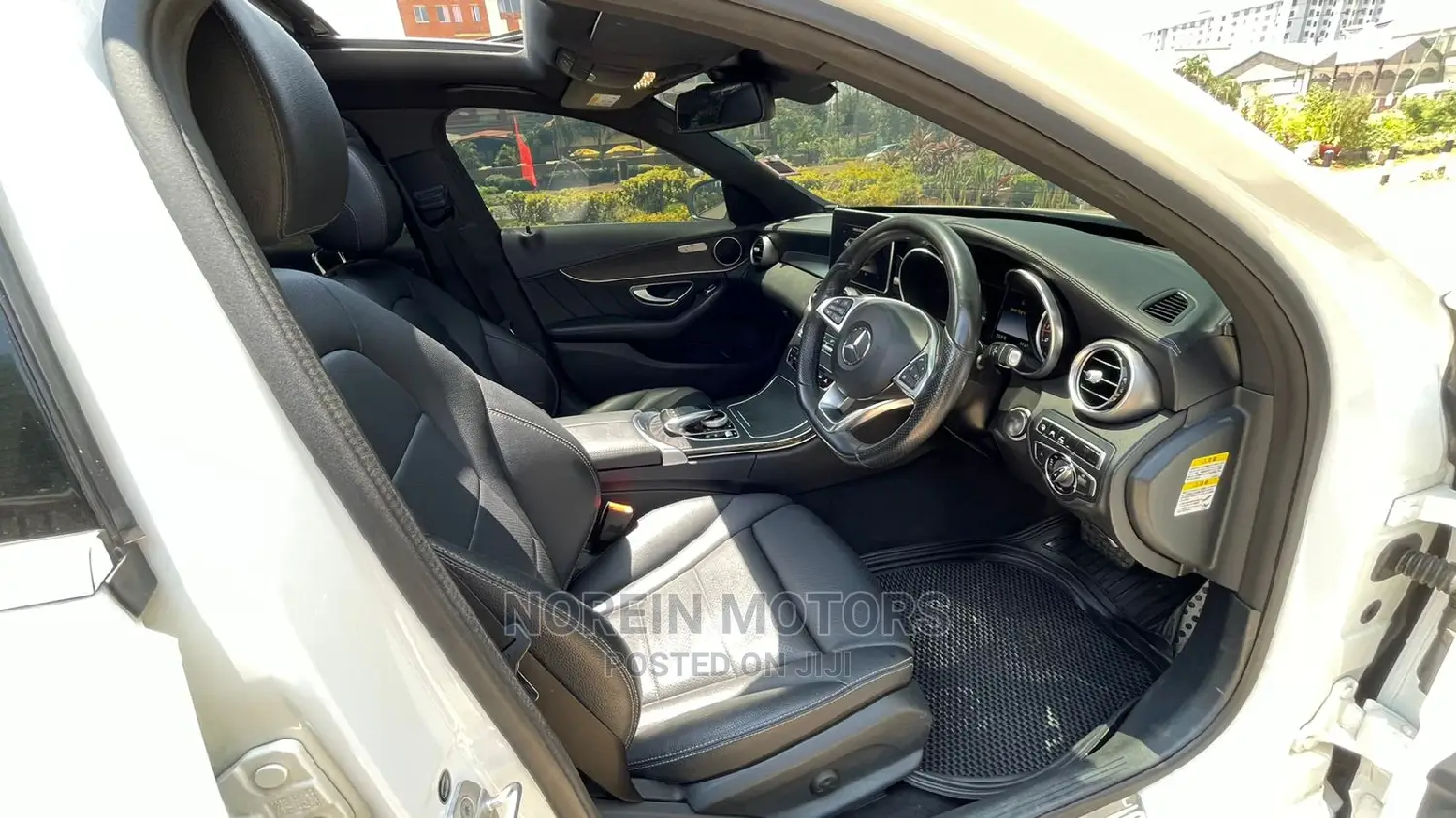 Mercedes-Benz C200 2015 Off White