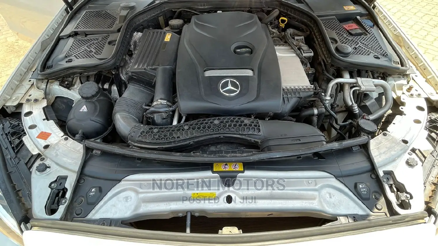 Mercedes-Benz C200 2015 Off White