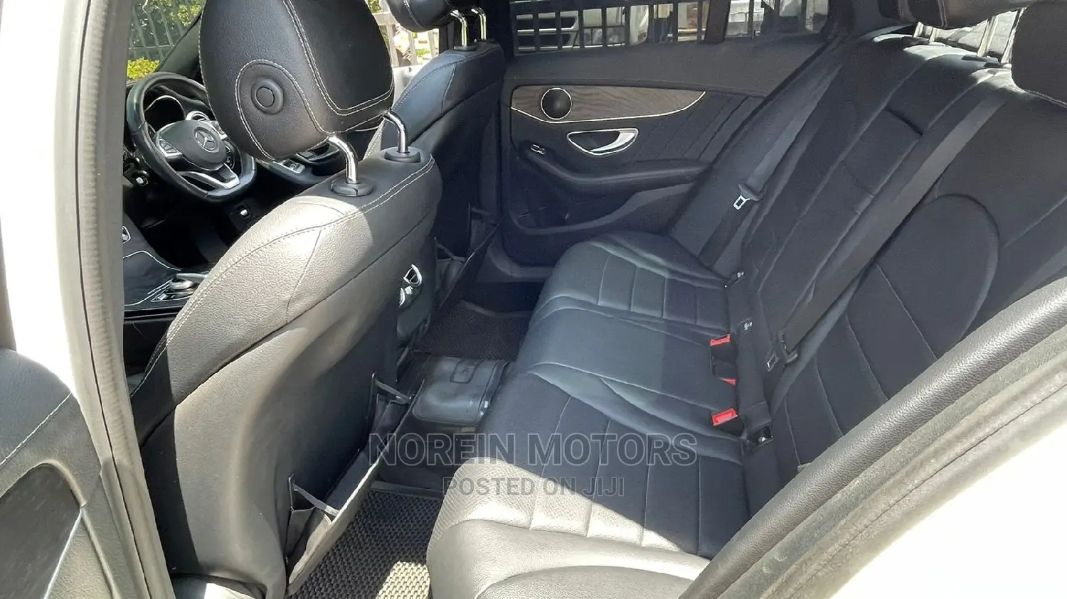 Mercedes-Benz C200 2015 Off White