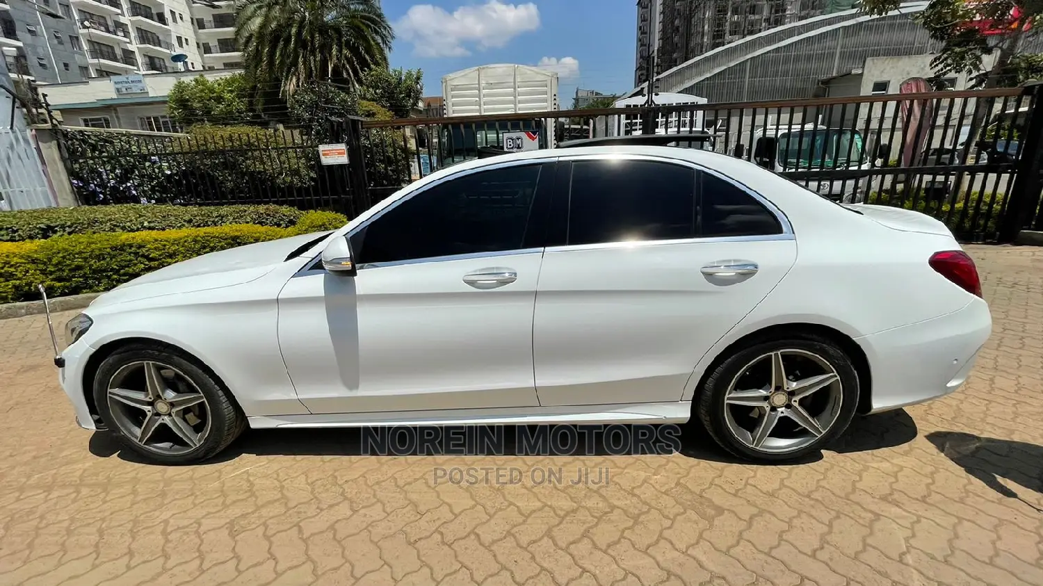 Mercedes-Benz C200 2015 Off White
